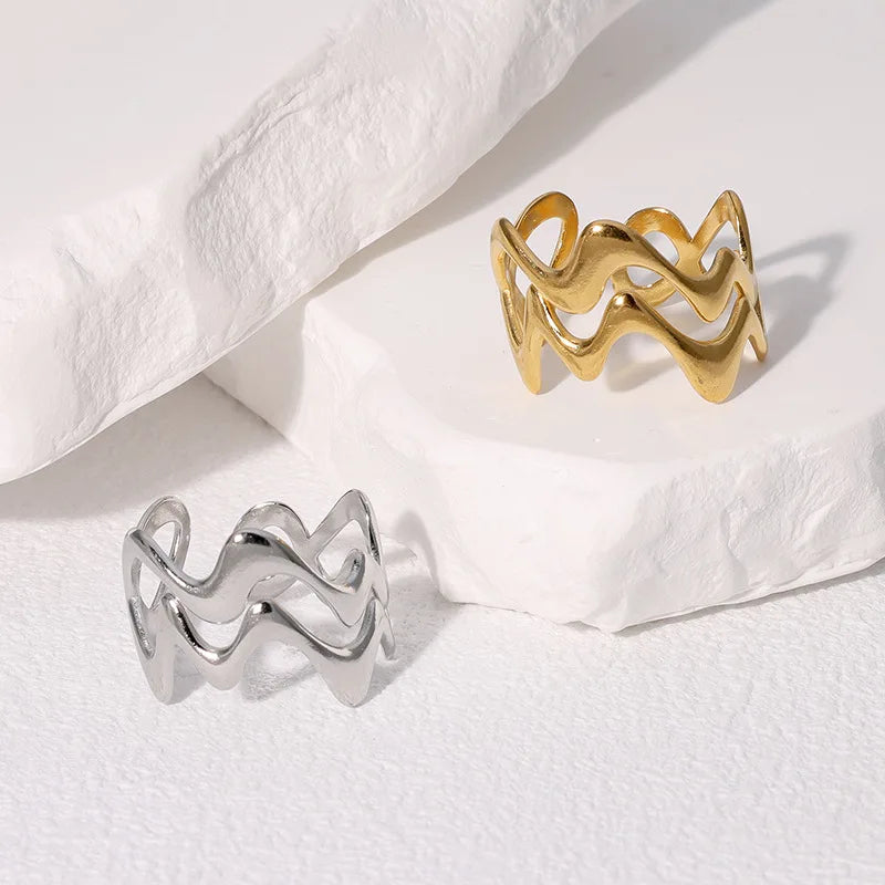 Wavy rings