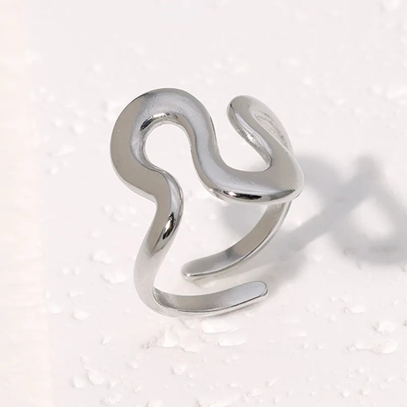 Wavy rings