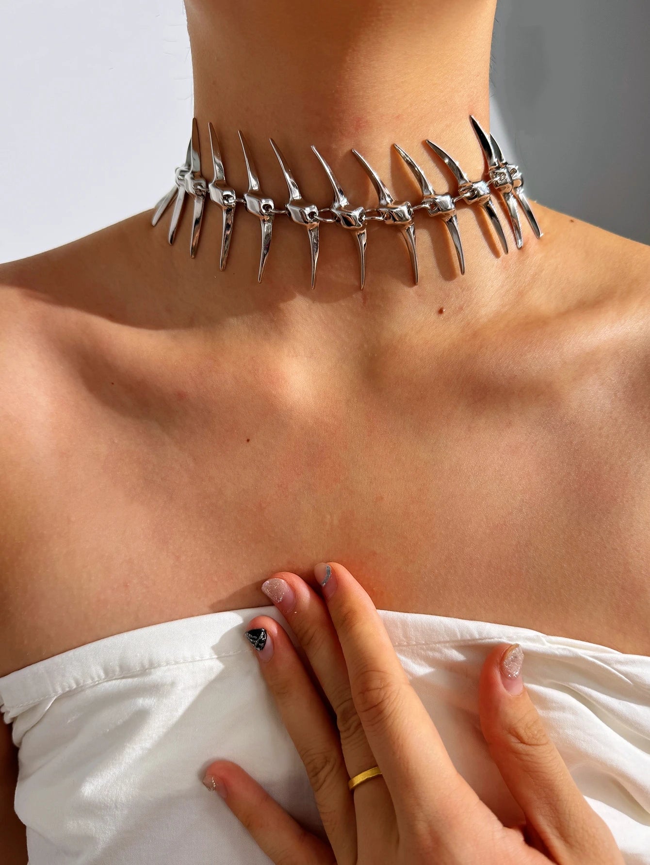Spine necklace