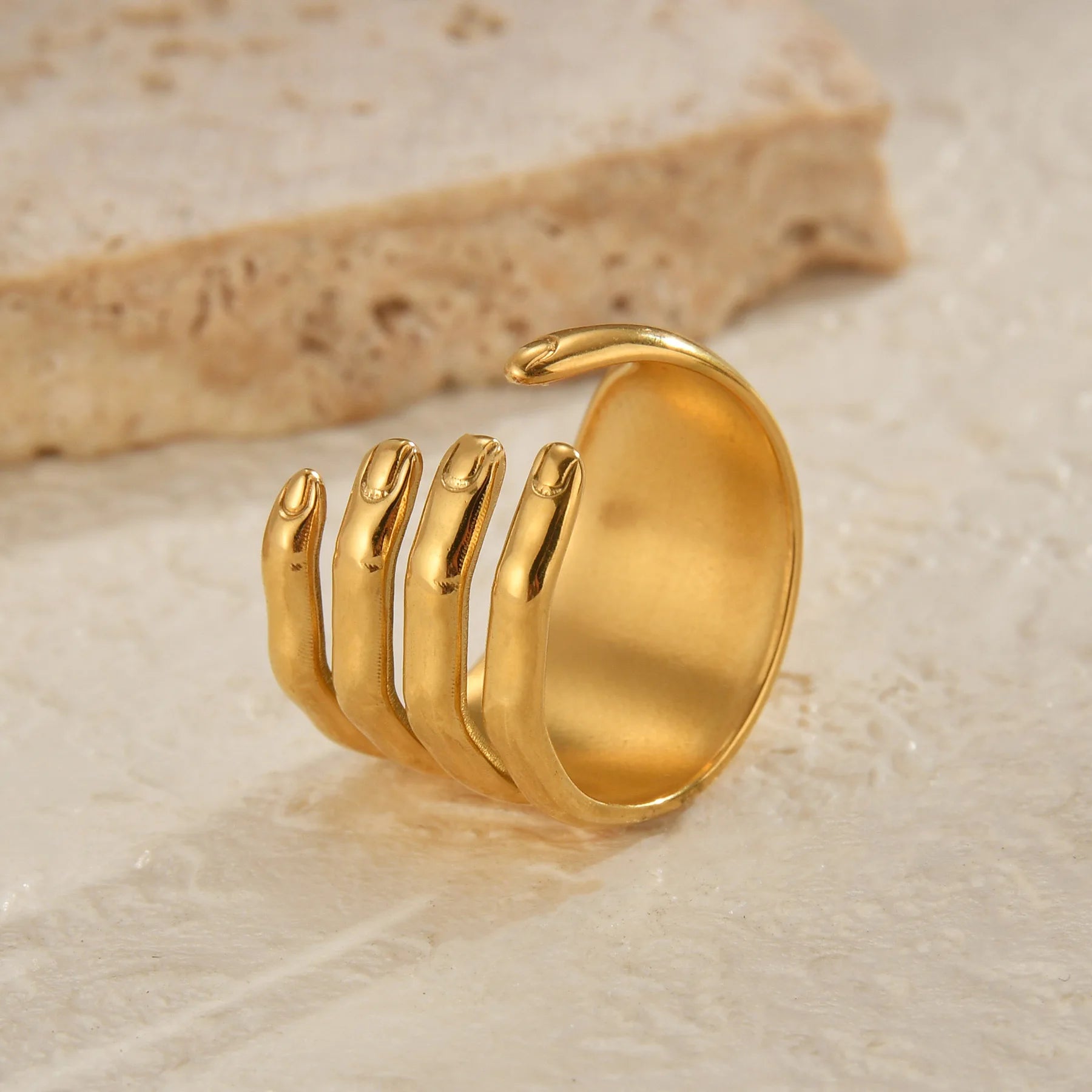 Hug ring