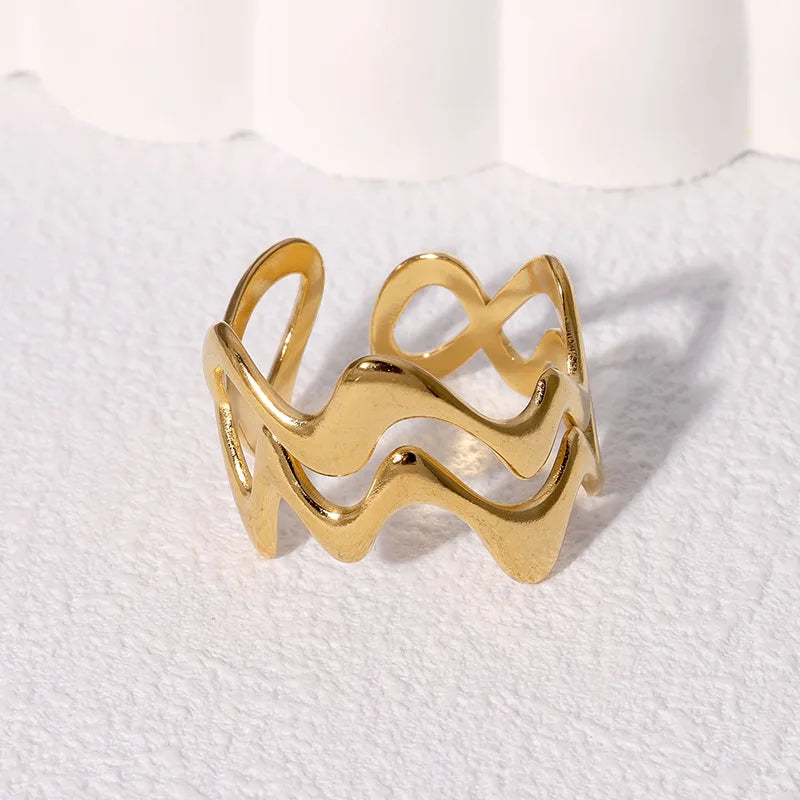 Wavy rings