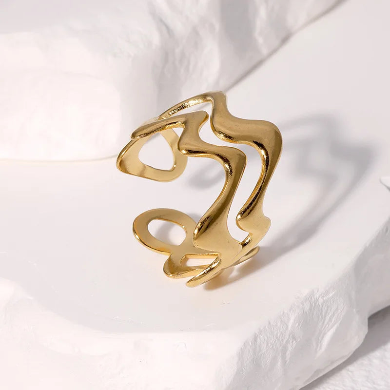 Wavy rings